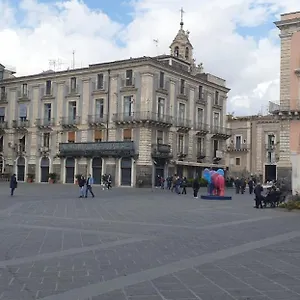 https://palazzo-la-piana-rooms.catania-hotels.net